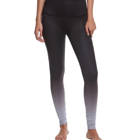 Beyond yoga obre Gradient Black and Gray Women's Leggings - Picture 1 of 9